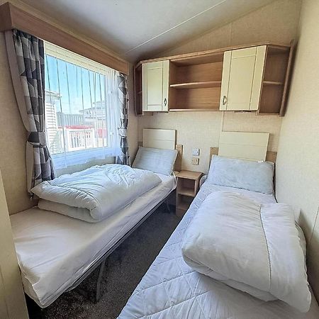 Lovely 8 Berth Caravan Nearby Scratby Beach In Norfolk Ref 50021F Great Yarmouth Exterior foto